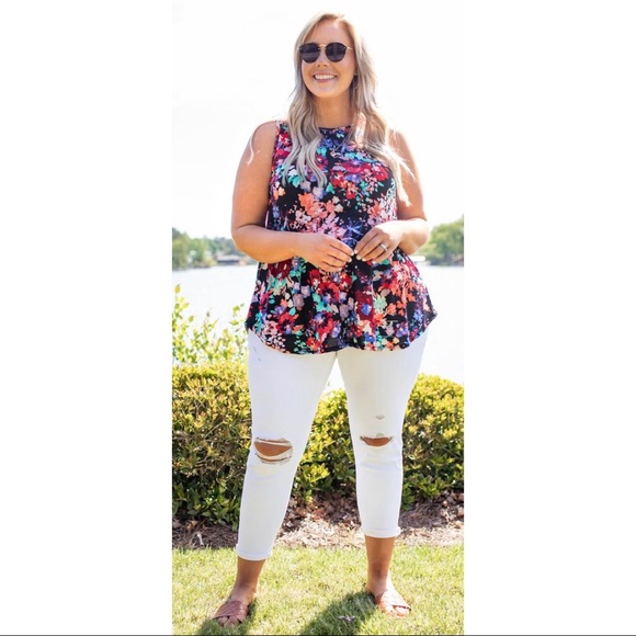 Chic Soul Endearing Heart Tank, Black - XL - Picture 2 of 6